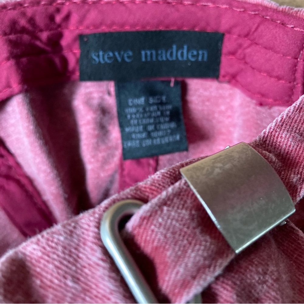 Steve Madden Red Belted Cap - Picture 4 of 5